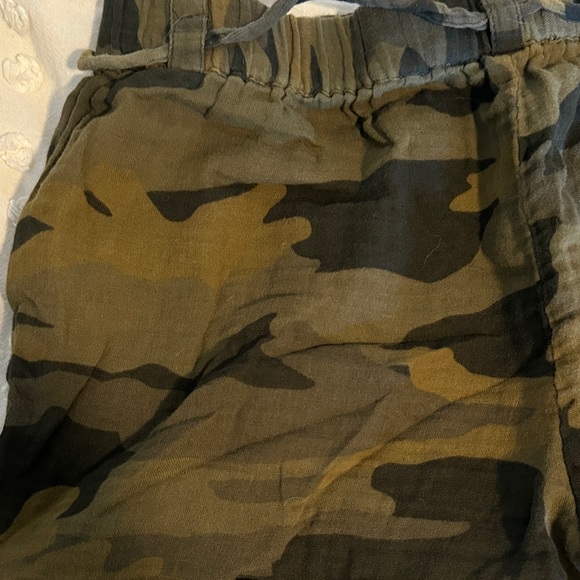 Lovestitch Green Camouflage Cargo Shorts - Picture 5 of 5